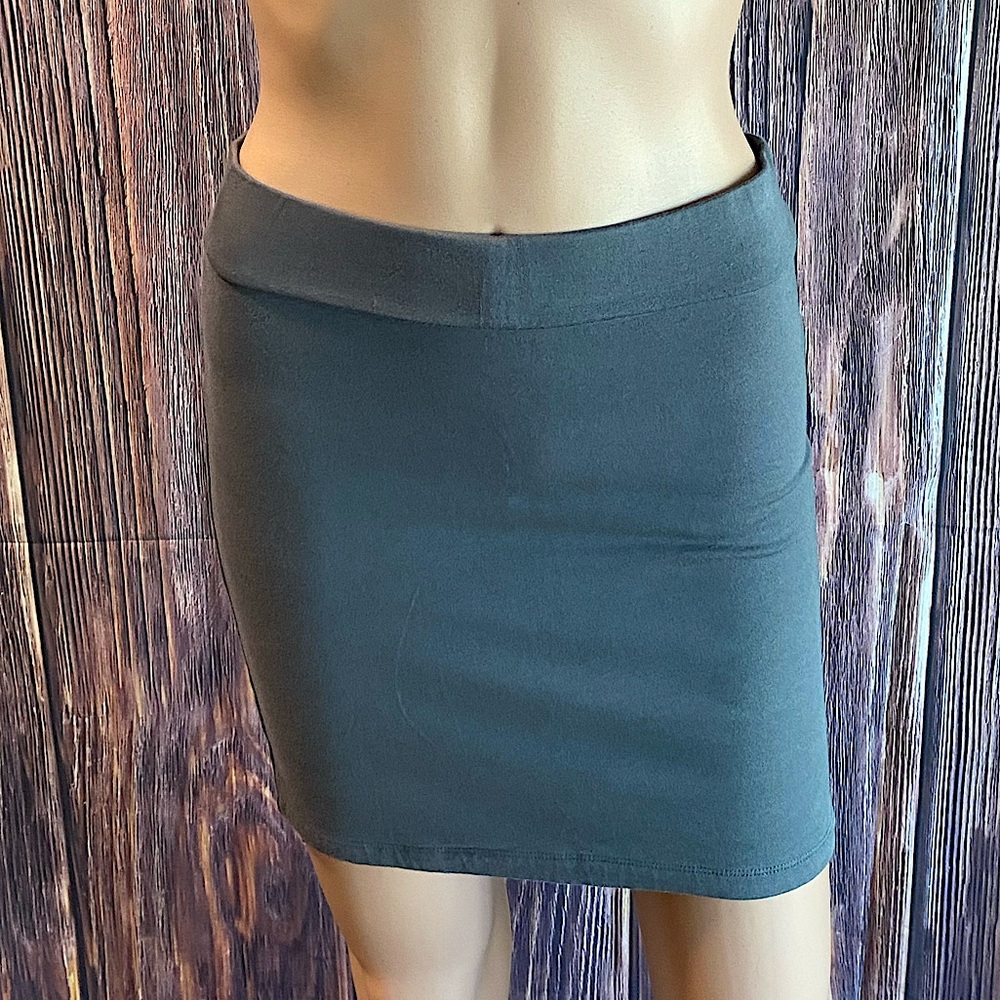 Forever 21 size large gray grey body con contemporary skirt